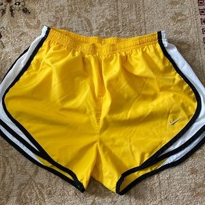 Women’s Nike DRI-FIT Tempo Running shorts Size M